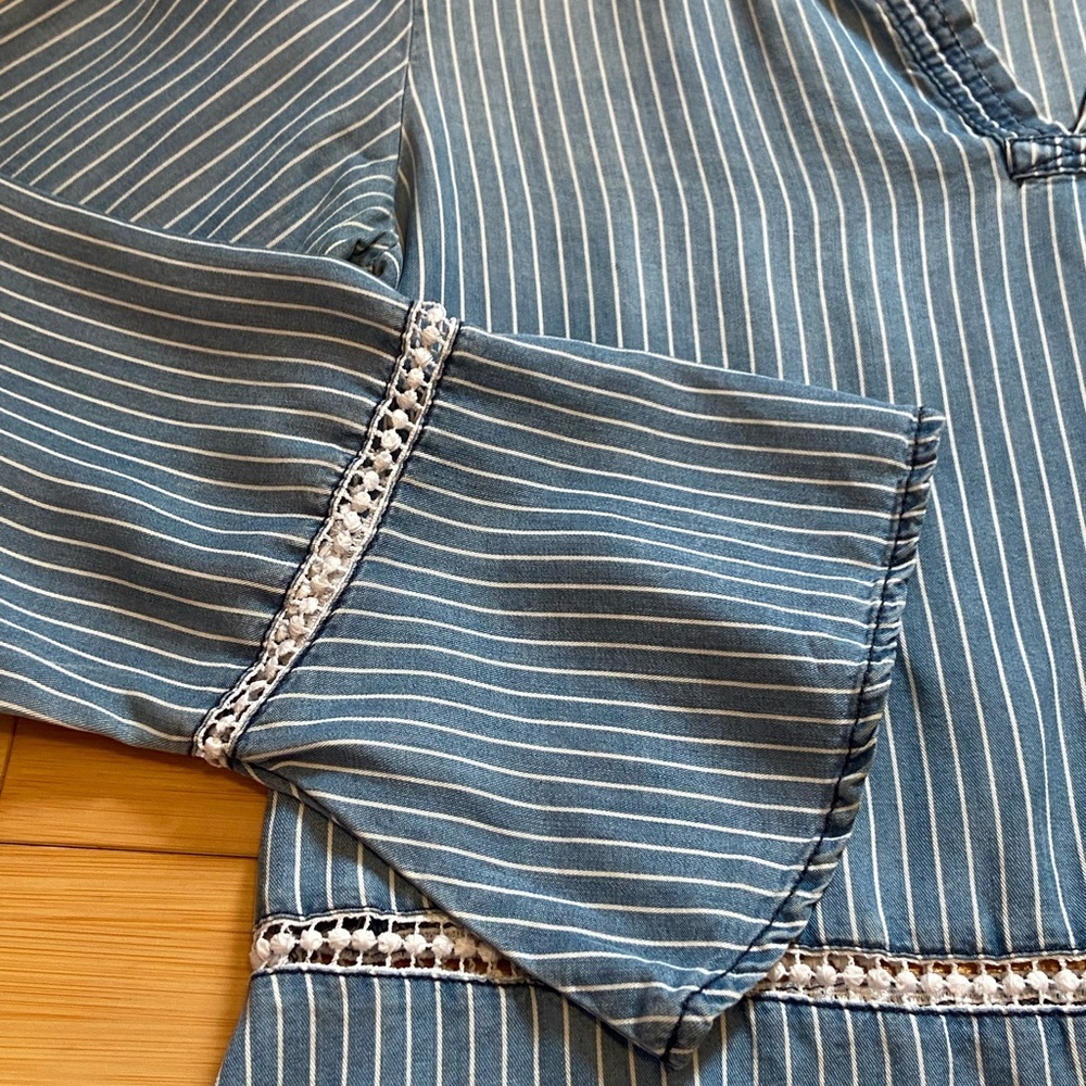 Time and Tru Blue Pinstripe and Lace Blouse Bell Sleeves Size Small - Picture 3 of 9